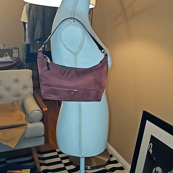 🎁Vintage PRADA Tessuto Burgundy Handbag🎁 - Picture 1 of 8